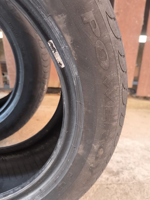 Vând 2 anvelope Pirelli Powercy R17