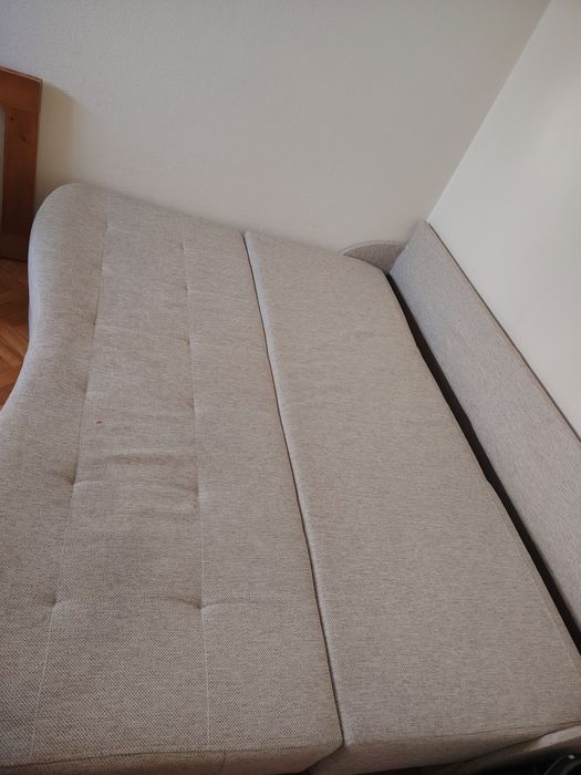 Vând canapea extensibila in stare foarte buna