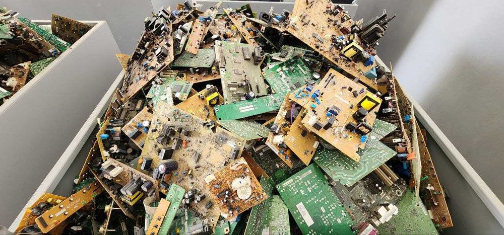 Б/У Платы от электронных устройств. продаю в килограммах.