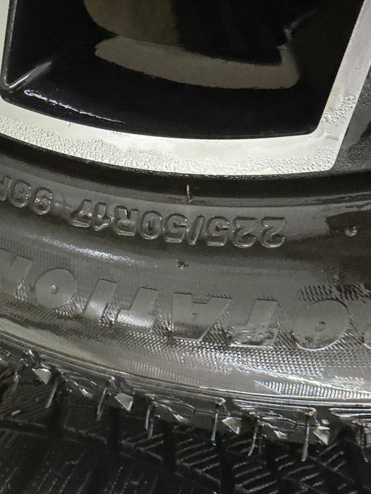 Продам комплект шины с дисками на Hyundai sonata