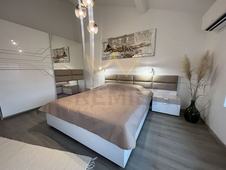 Дава се под наем Тристаен апартамент в Варна, Център - 90 кв.м за 1100 € - Снимка #10