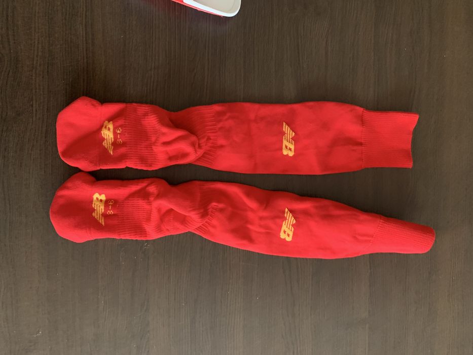 Ливерпул футболни чорапи и кори NB