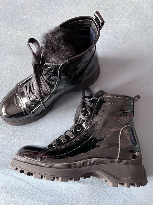 Дамски боти от естествена кожа, лачени