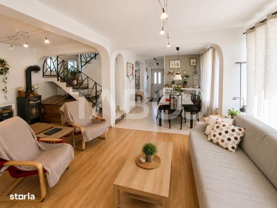 Casa individuala de vanzare - Sura Mica- 4 camere si 490 mp teren