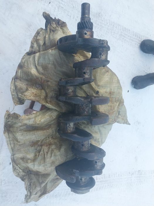 Продам коленвал на Т 40