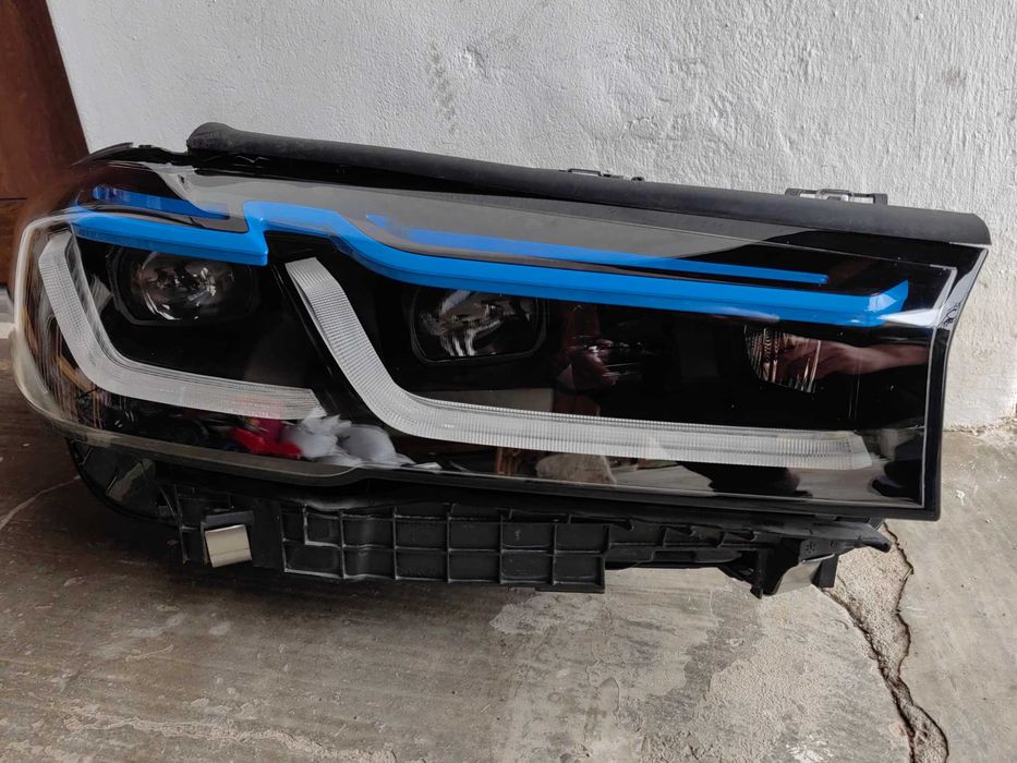 Фар BMW 5 G30/G31 Laser LED десен / Фар БМВ 5 Г30 Г31 Оригинален