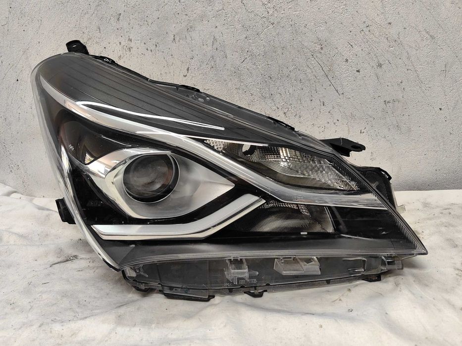 Оригинален фар Тойота Ярис  Toyota Yaris