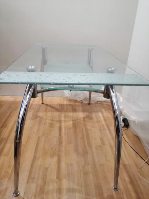 Продам стол стеклянный кухонный