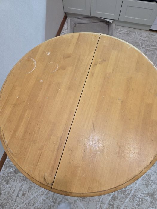стол обеденный продам