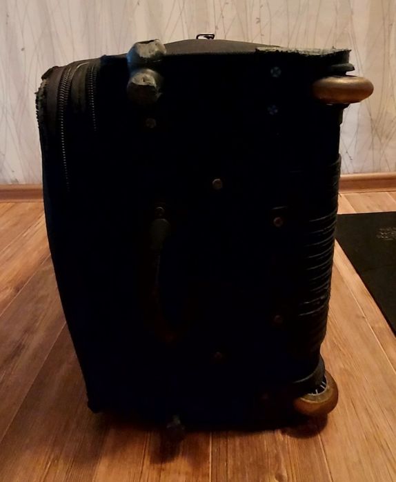 Чемодан 7000 тенге