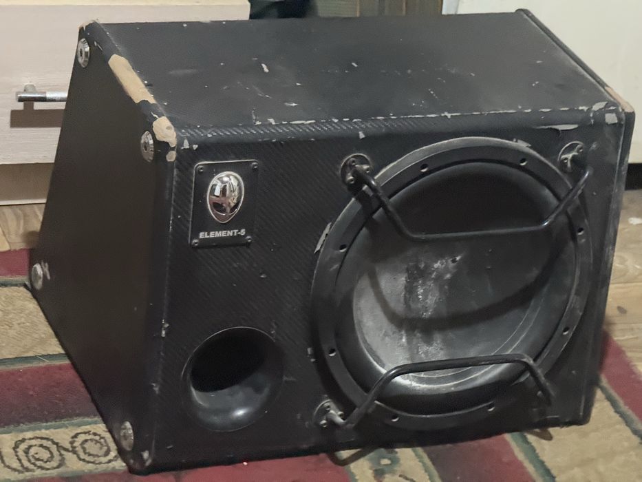 Колонка в машину