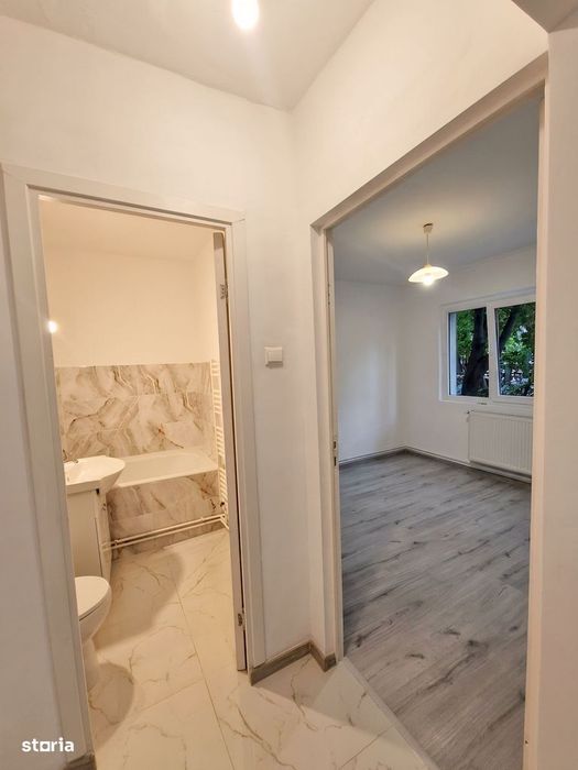 Apartament 2 camere, renovat complet, centrală proprie — fotografia 3