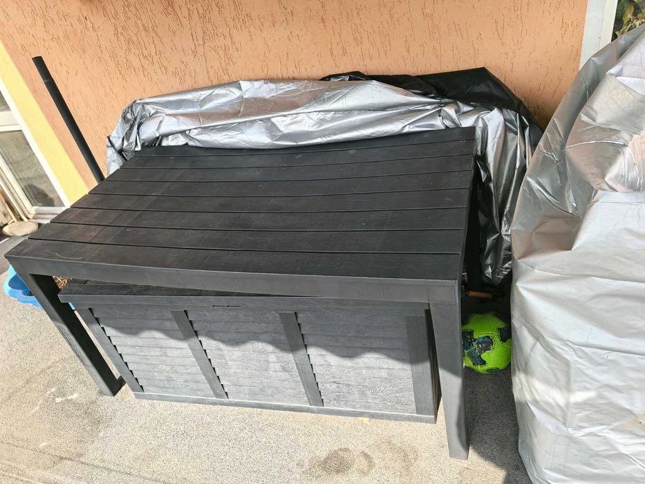 пластмасова градинска маса