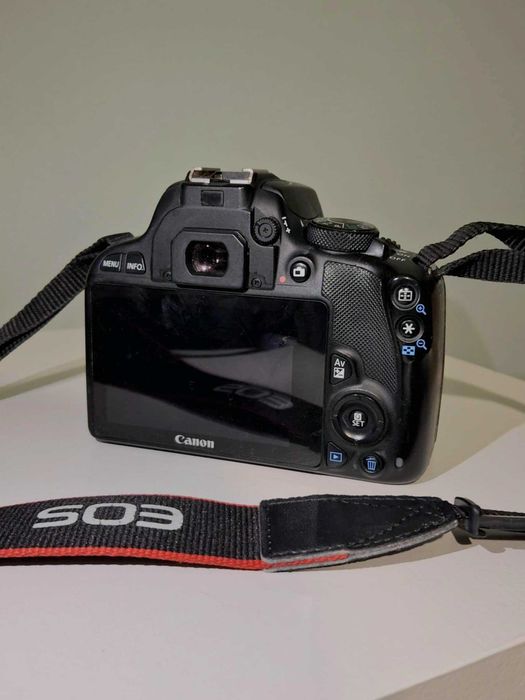 Canon EOS 100d + обектив 55mm