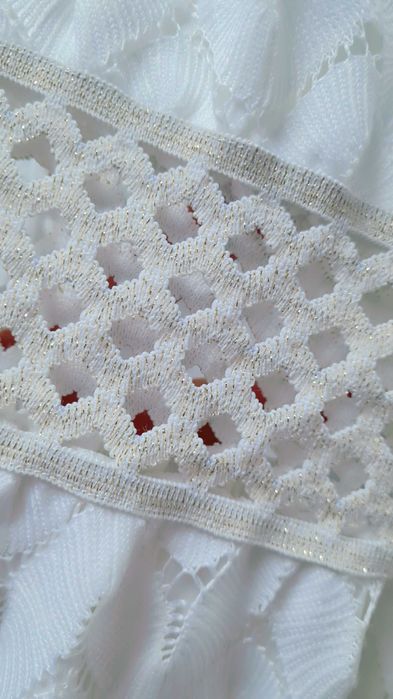 Ефектна Бохо Рокля с
Дантела и Широки Ръкави