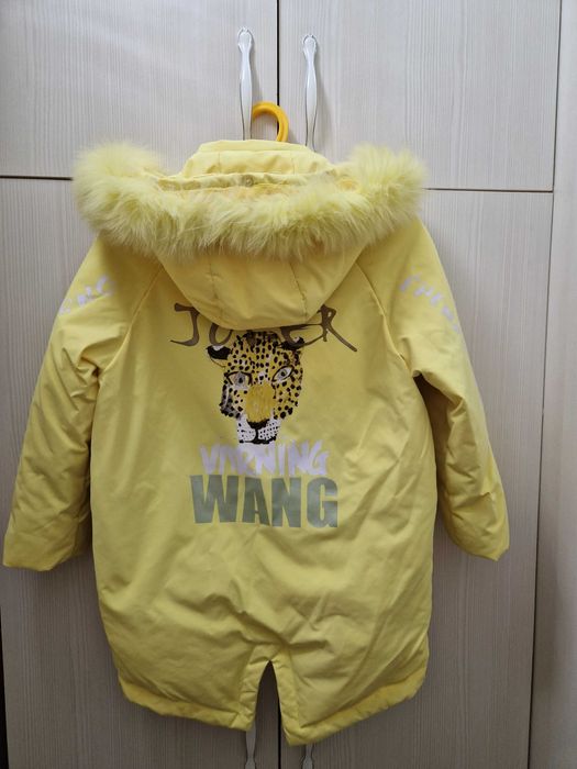 Продам зимнюю куртку для девочки