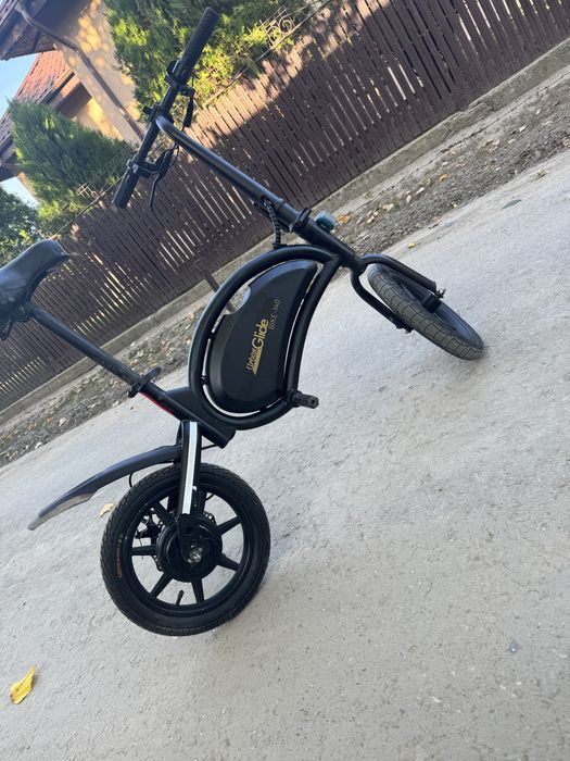 Bicicleta electrica vând sau schimb