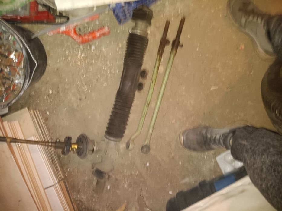 Продавам останали части