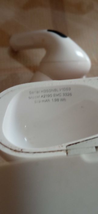 Безжични слушалки Apple A2190 първа генерация