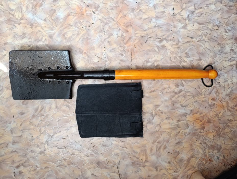 Сапёрная лопата в чехле