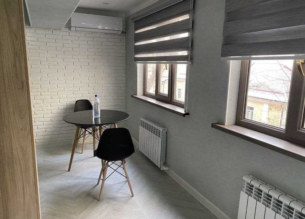 Маским Горький 2 комнат метро БИЙ буз базар Сайрам ФОТО РЕАЛЬНЫЕ