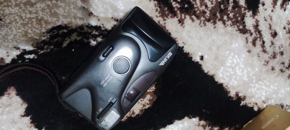 СРОЧНО ПРОДАМ Фотоаппарат sk 1 07