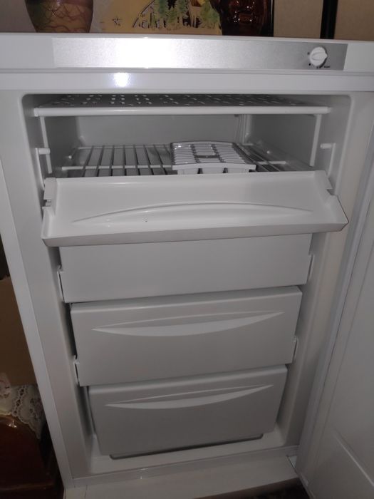 Морозильник Indesit SFR-1000