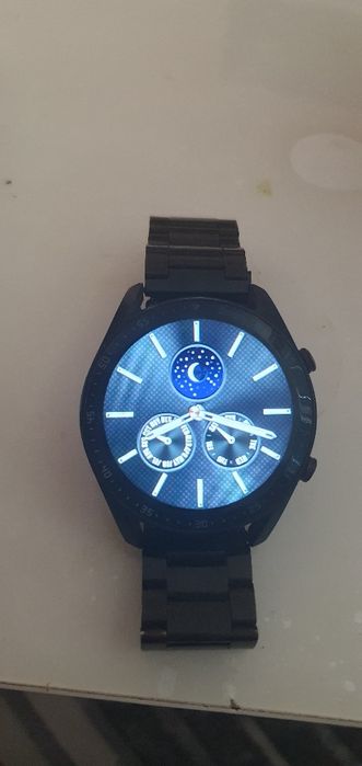 Продавам  часовник