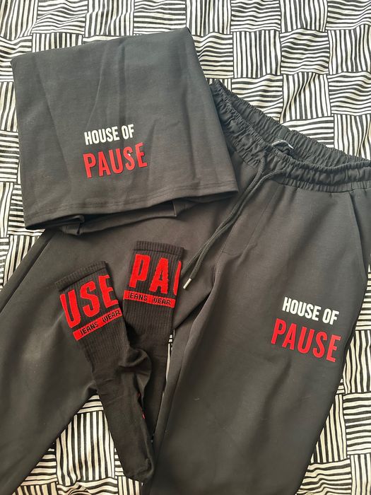 Екип на Pause Jeans+ подарък чорапи