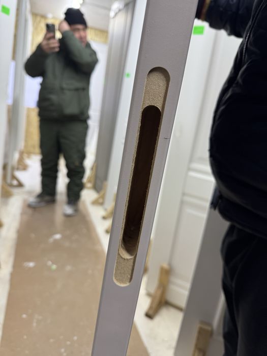 Продается межком. дверь