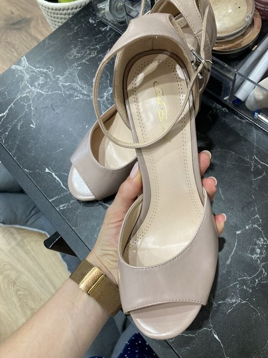 Дамски обувки на висок ток 38