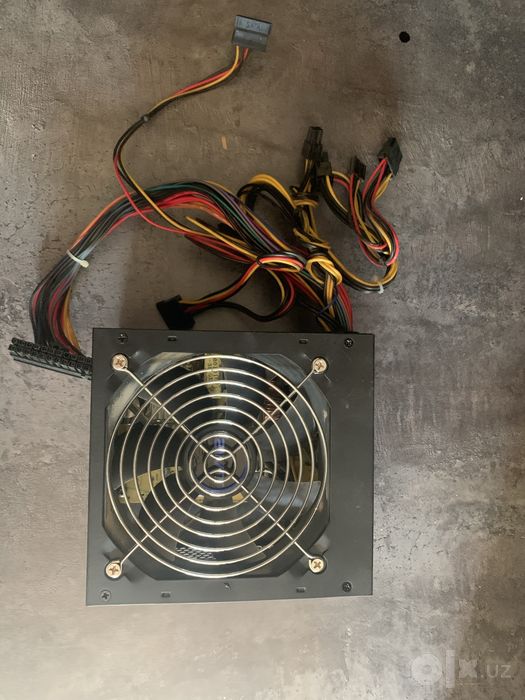 Blok pitaniya sotiladi xolati yaxshi 10 ta birxil