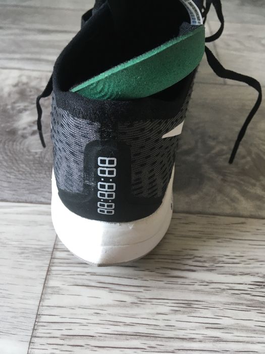 Кроссовки продаю