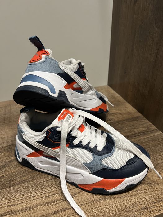 Продам кроссовки