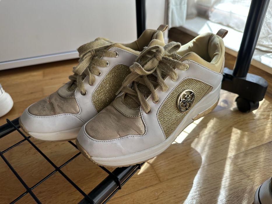 Дамски обувки - Guess, Stradivarius, Alexander Mcqueen