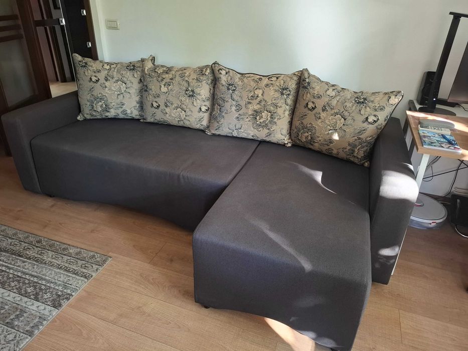 Canapea 3 locuri extensibilă, stare foarte bună