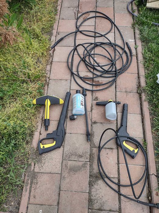 accesorii aparat presiune Karcher: furtun, lance, spuma activa, perie