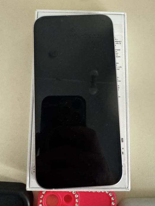 Продам Apple IPhone 13