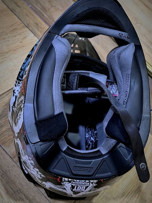 Каска Icon Skull 18 Airflite M