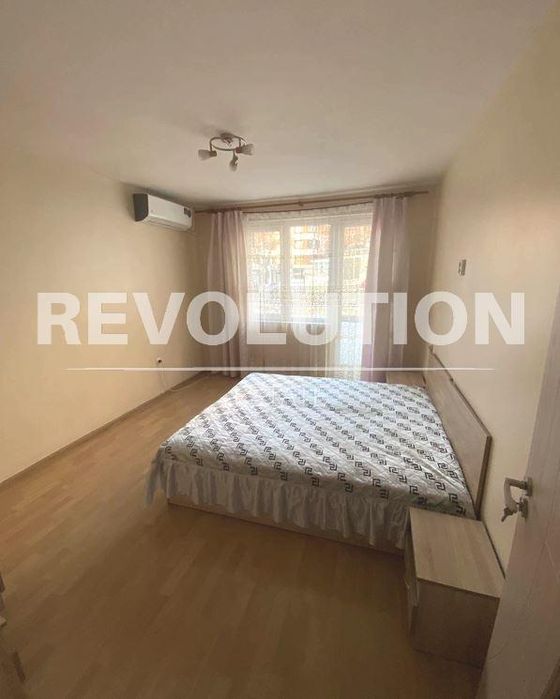 Дава се под наем Тристаен апартамент в Варна, Колхозен пазар - 90 кв.м за 458.49 € - Снимка #2