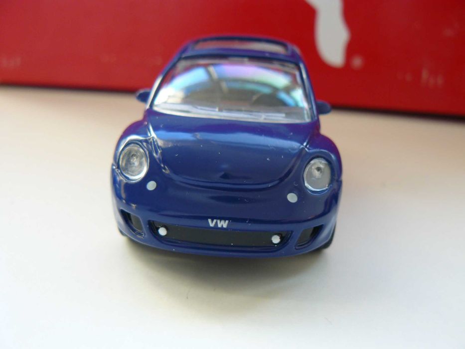 Macheta Auto De Colectie VOLKSWAGEN NEW BEETLE Scara 1:43,Noua AmerCom