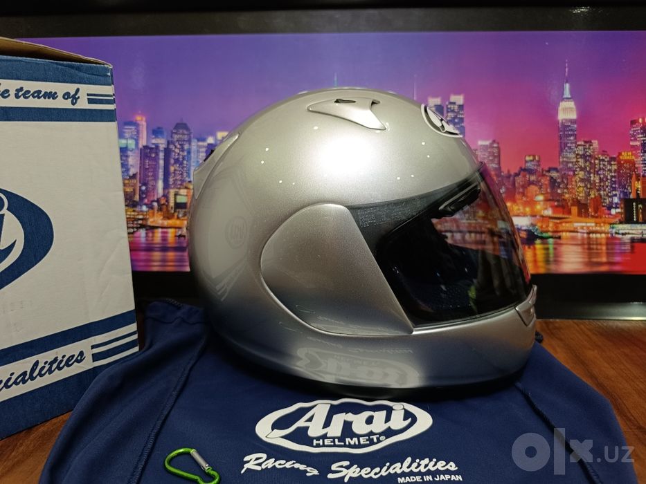 Это высокачественый мото шлем от Японского бренда ARAI QUANTUM 2