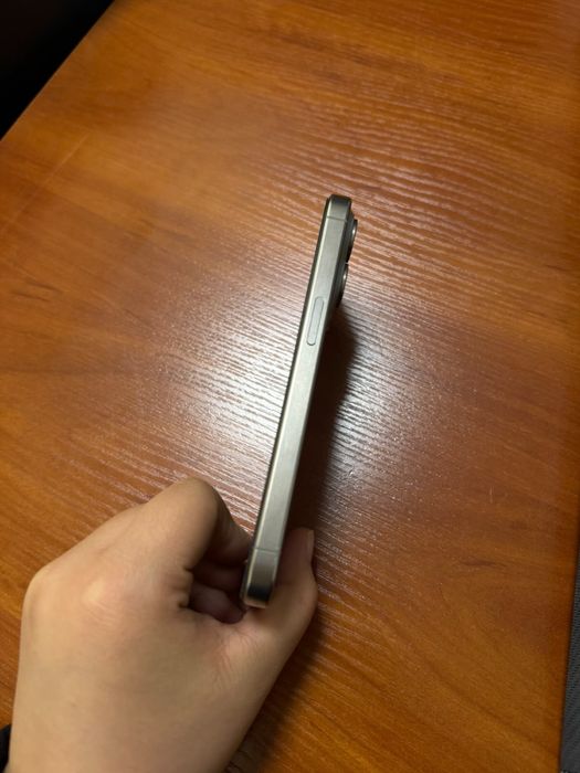 Продам срочно iphone 15 pro, 256 gb