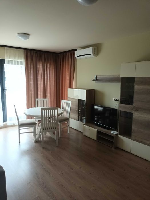 Отдава под наем апартамент