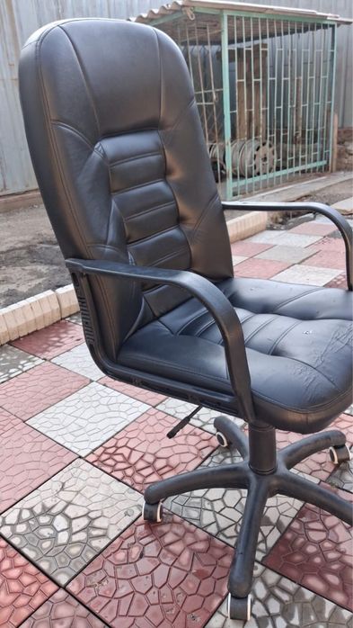 Продается офисное кресло