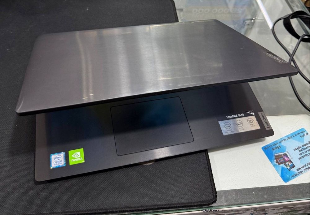 Lenovo Ideapad . .