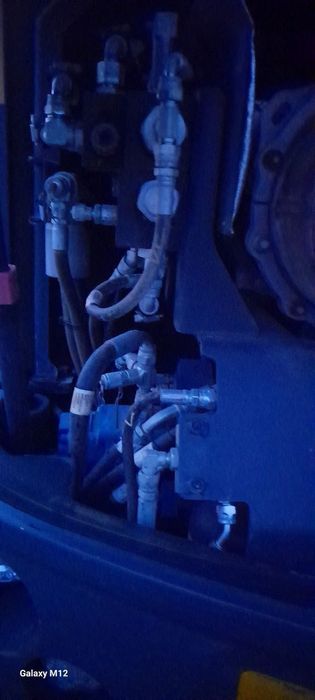 Mini ekskavator hyundai sotiladi