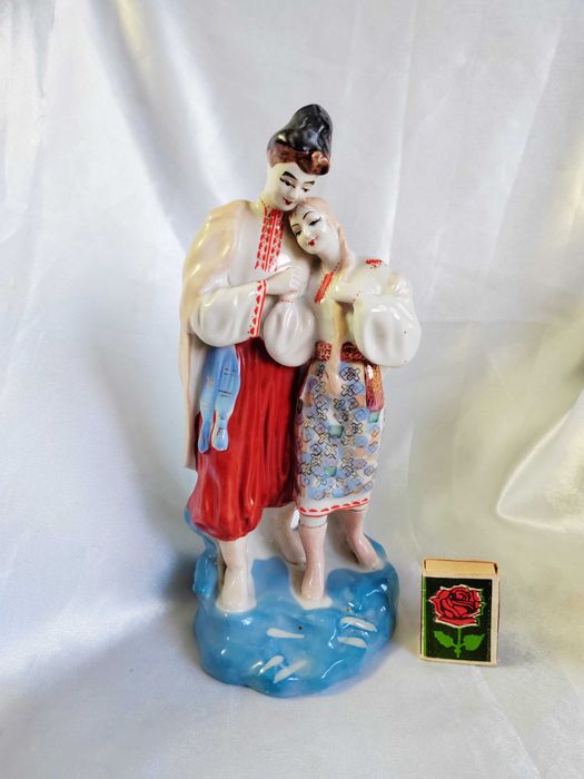 Статуэтки бюст листайте фото