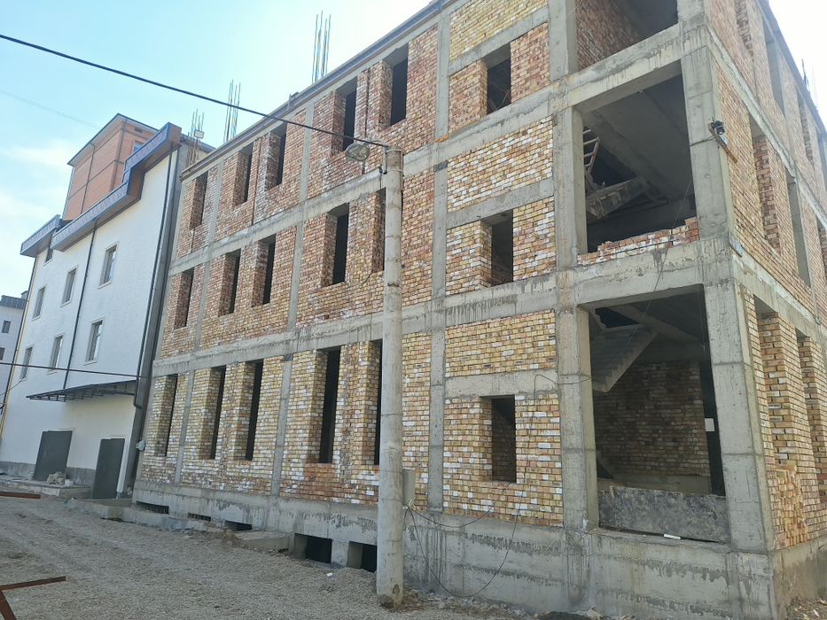 СДАЁТСЯ коммерческое помещение рядом метро Строителей