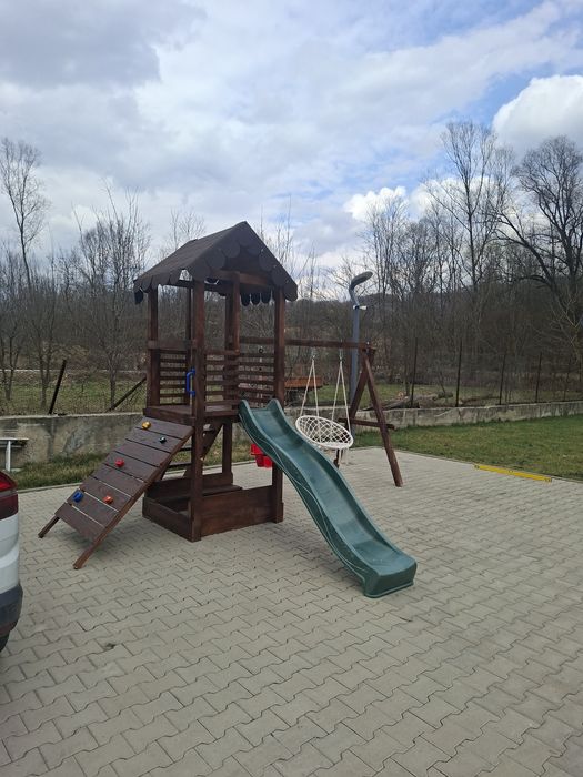 Executam la comanda locuri de joaca pentru copii.